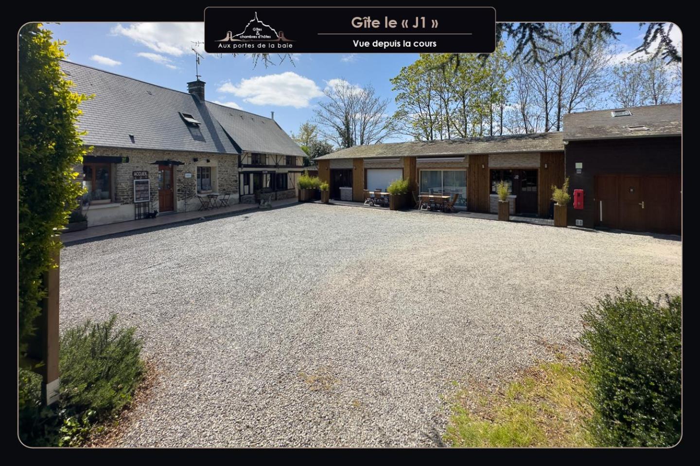 Aux Portes De La Baie -